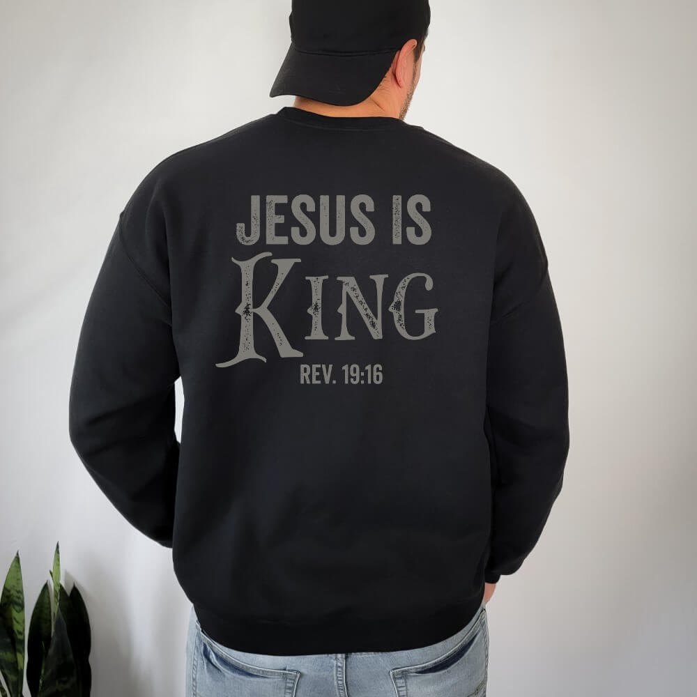 Jesus Is King Men&#39;s Sweatshirt