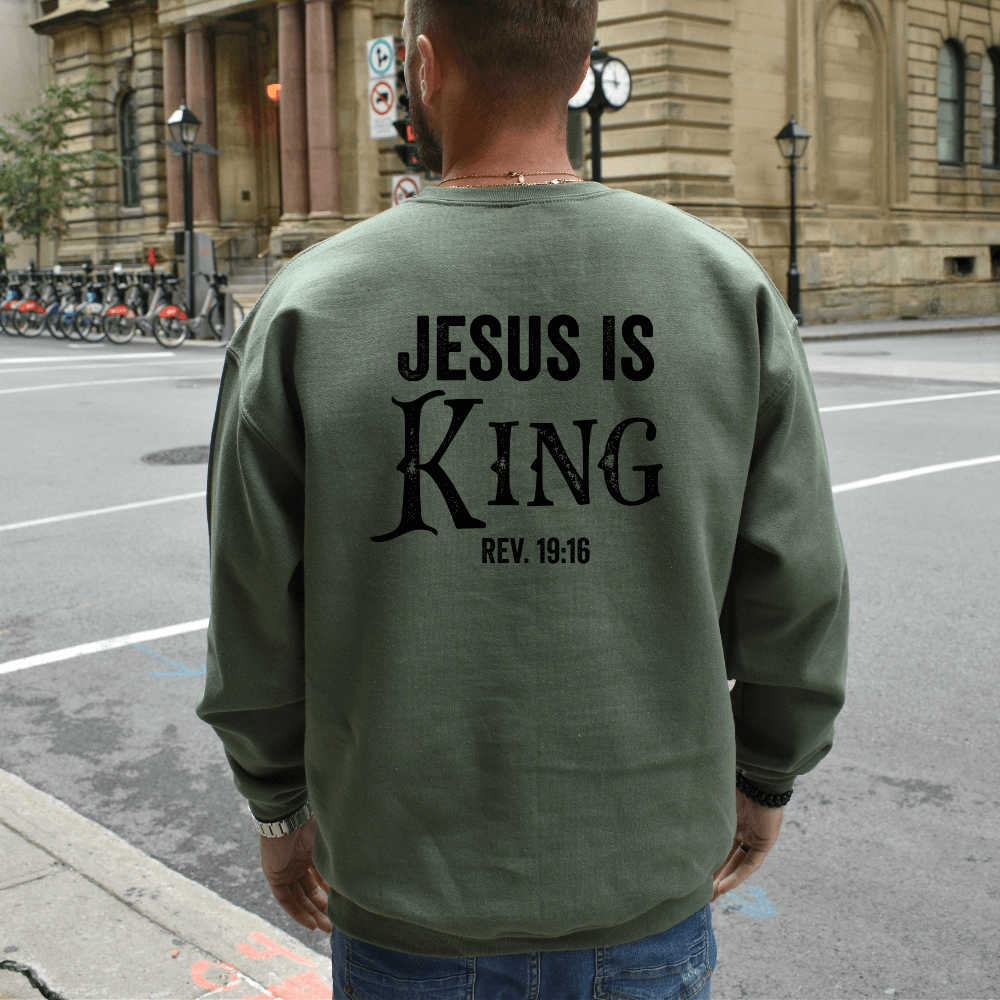 Jesus Is King Men&#39;s Sweatshirt